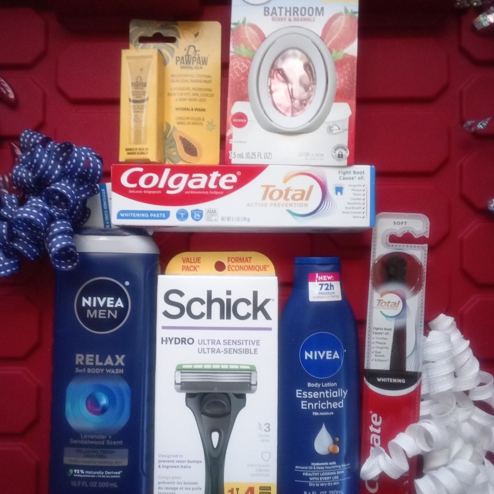 Schick Hydro Razor + Nivea & Colgate Gift Set - Blue